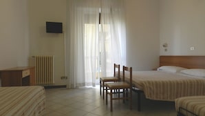 Quadruple Room, Private Bathroom - Pensione Marconi (Bologna)