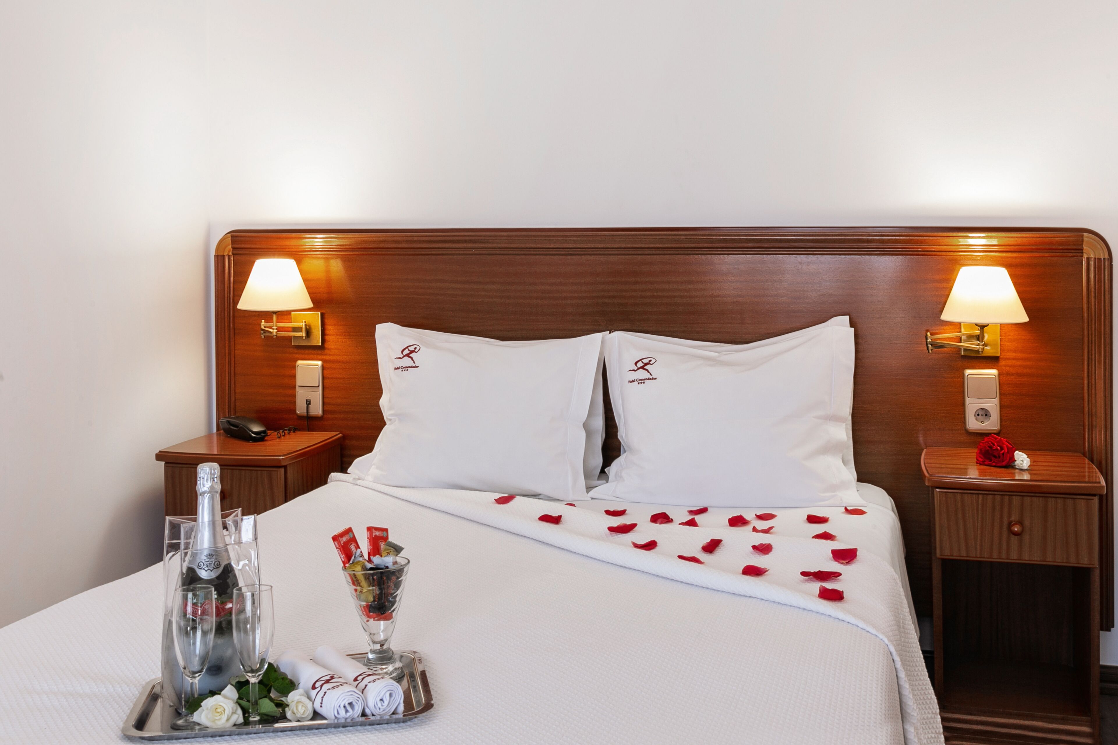 双人房或双床房 | 香槟服务