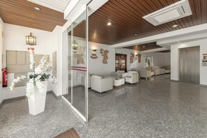 Lobby sitting area - Hotel Comendador (Bombarral)