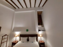 迷你吧、客房内保险箱、特色装修、隔音