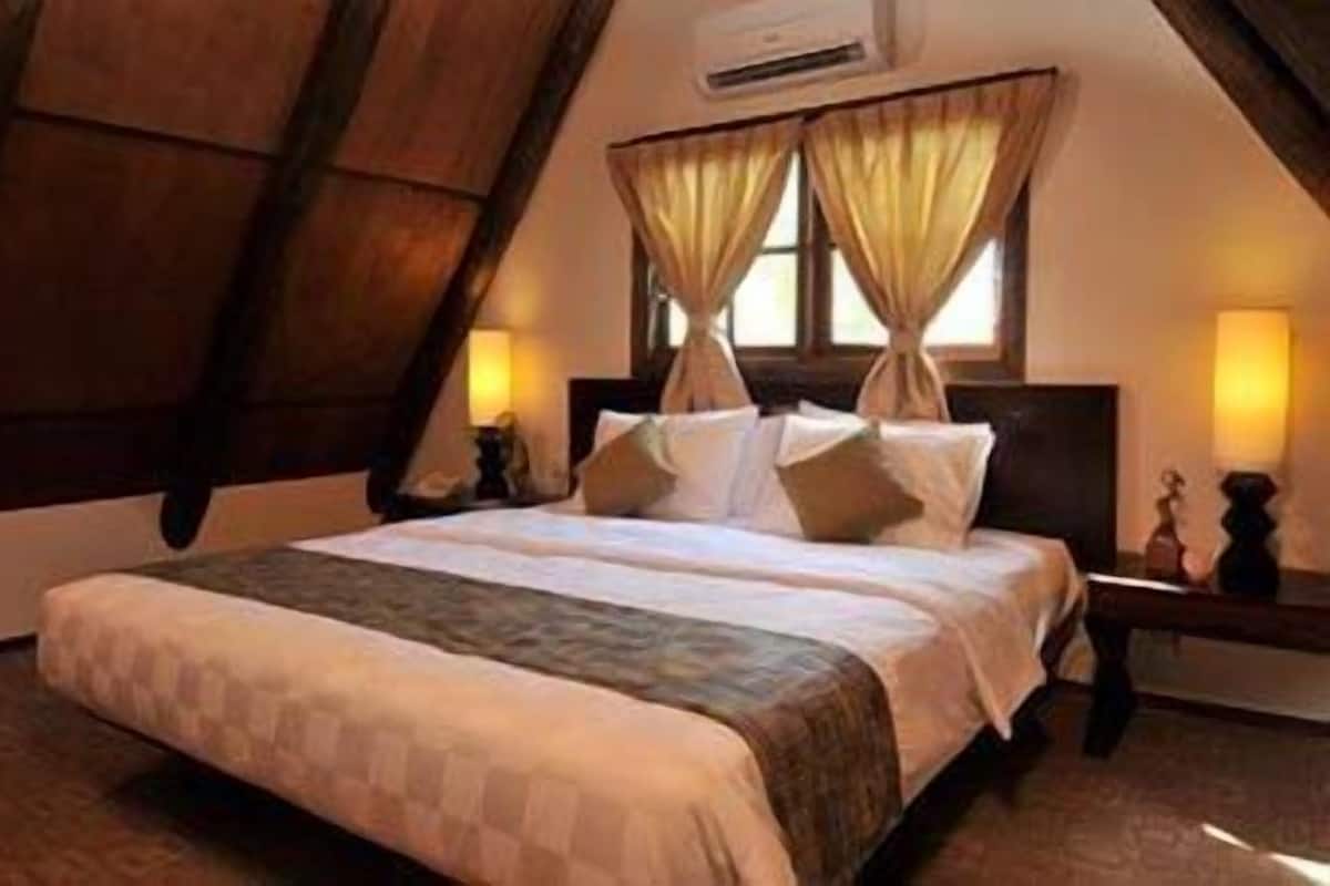 Family Villa | Select Comfort beds, in-room safe, desk, blackout drapes