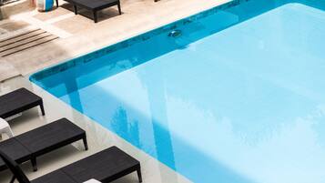 Kolam renang outdoor