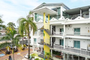 Front of property - Hotel Manantial (Melgar)