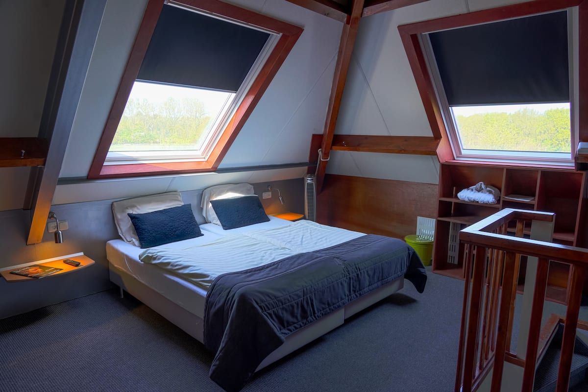 Twin Room, Sauna | In-room safe, desk, blackout drapes, cribs (free)