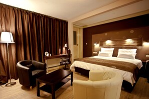 In-room safe, desk, blackout curtains, free cots/infant beds