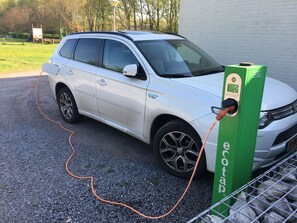 免費自助停�車