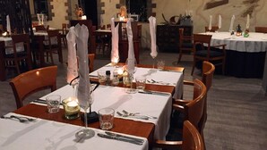 Breakfast, lunch, dinner and brunch served  - Hotel-Restaurant De Leygraaf (Heeswijk-Dinther)