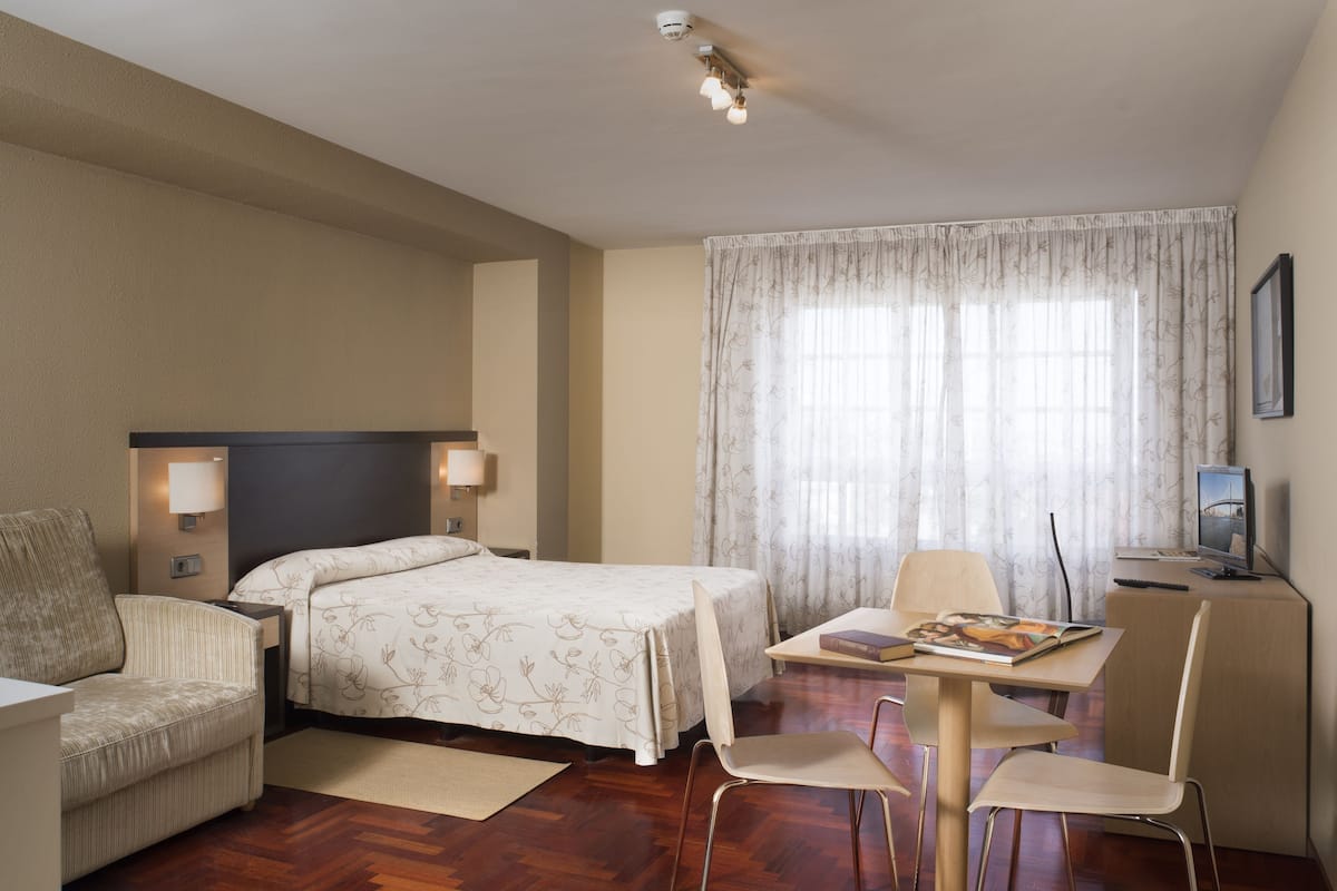 Apartment for three | Desk, iron/ironing board, free WiFi, bed sheets