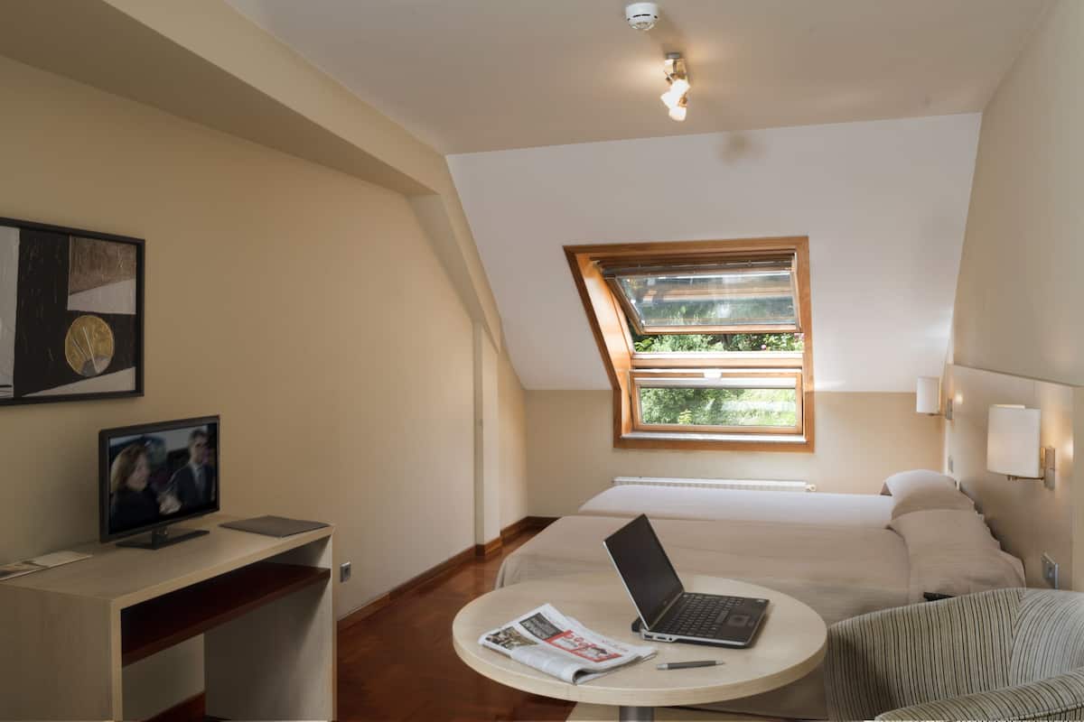 Double Room Single Use, Private Bathroom (for 1) | Desk, iron/ironing board, free WiFi, bed sheets