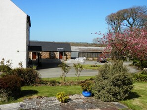 Property grounds - East Hook Farm & Country House (Haverfordwest)