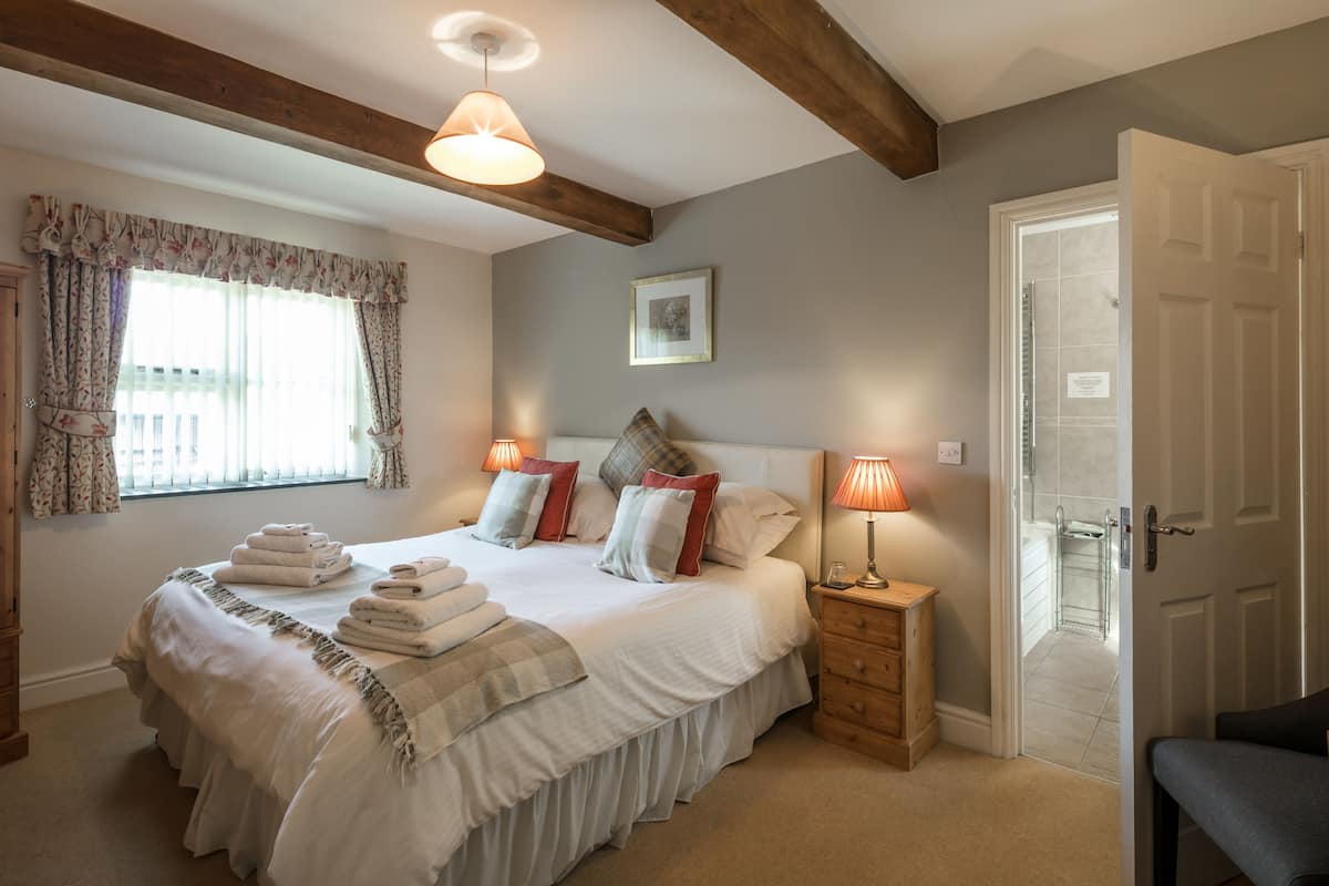 Standard Double or Twin Room, Ensuite, Ground Floor | Premium bedding, desk, iron/ironing board, free WiFi