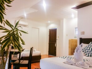 In-room safe, desk, free WiFi, bed sheets - Grand Blue Beach Hotel (Boracay Island)