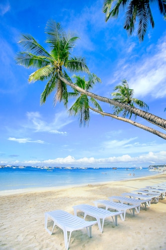 Grand Blue Beach Hotel