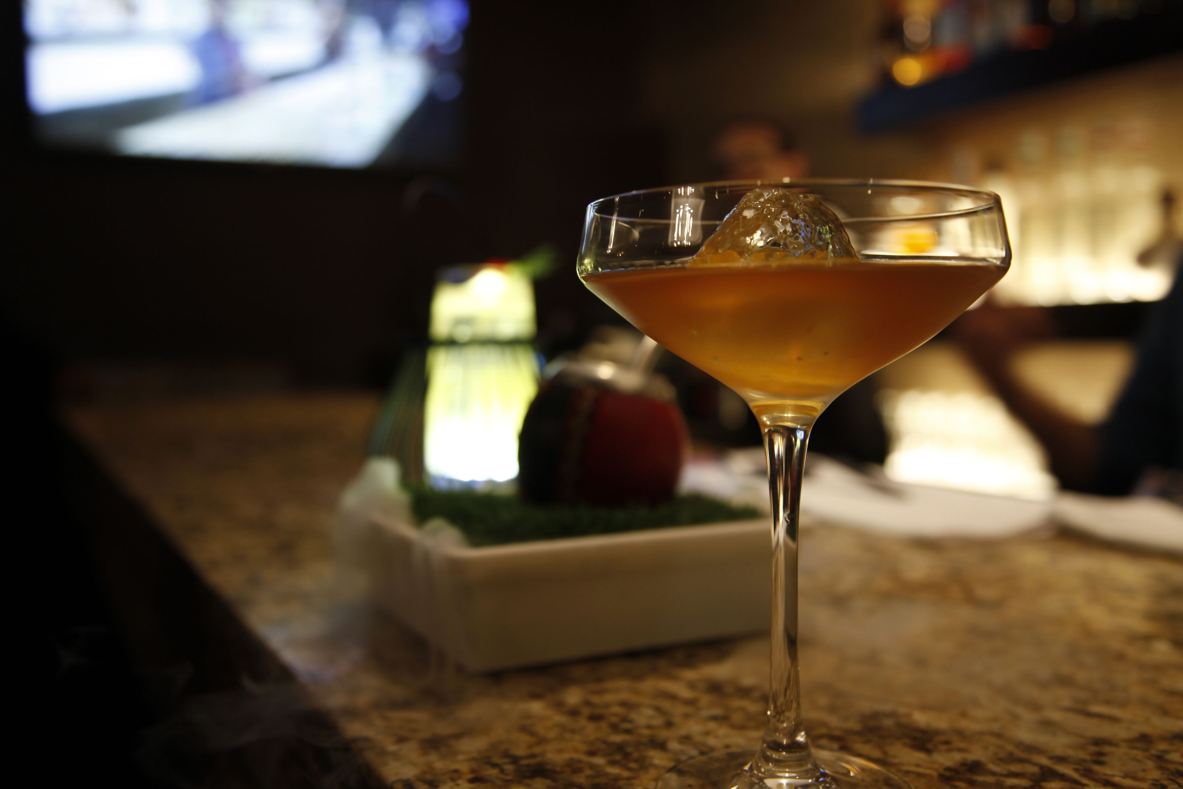 Bar (trong khuôn viên)