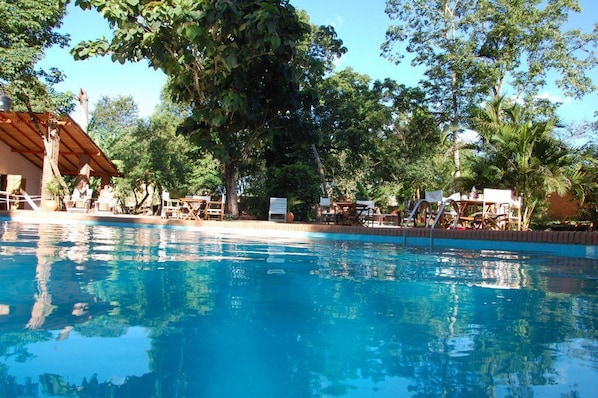 Outdoor pool - Alexander Hotel (Iguazu)