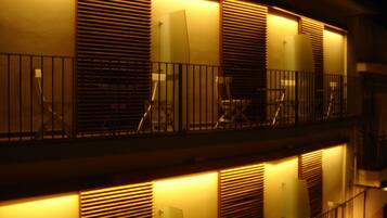 Fachada del alojamiento - Noche