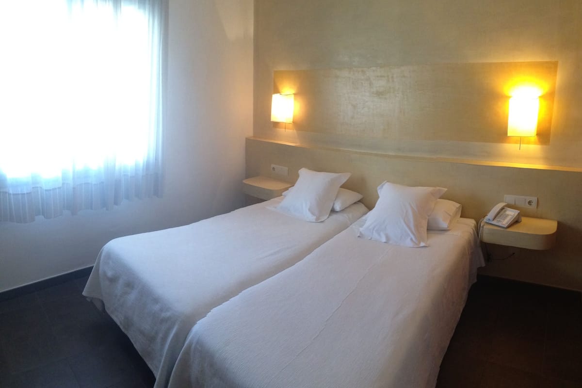 Comfort tweepersoonskamer, 1 tweepersoonsbed | Luxe beddengoed, een minibar, een kluis op de kamer