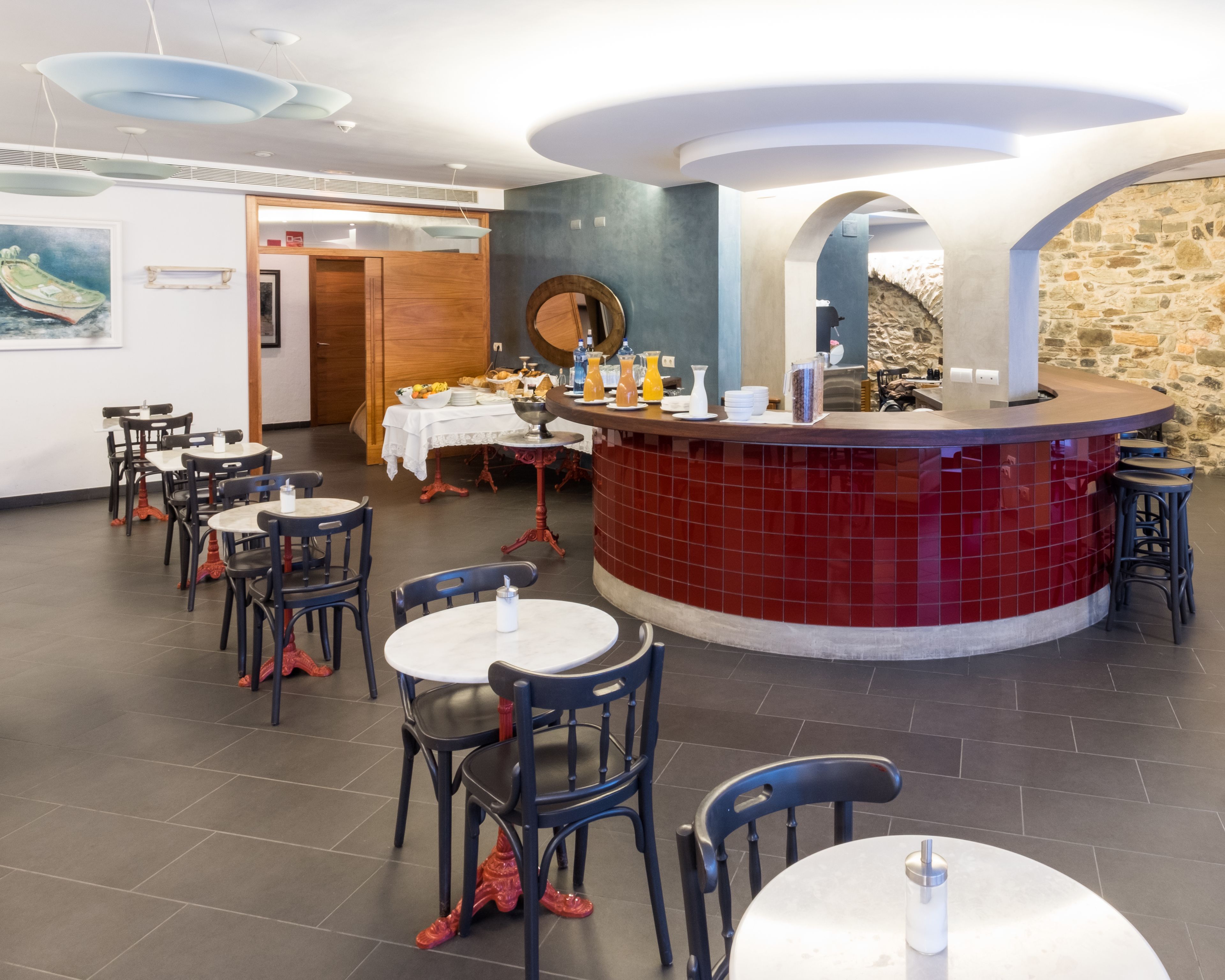 daily full breakfast (eur 10.00 per person)