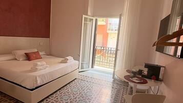 Minibar, individually furnished, desk, free WiFi