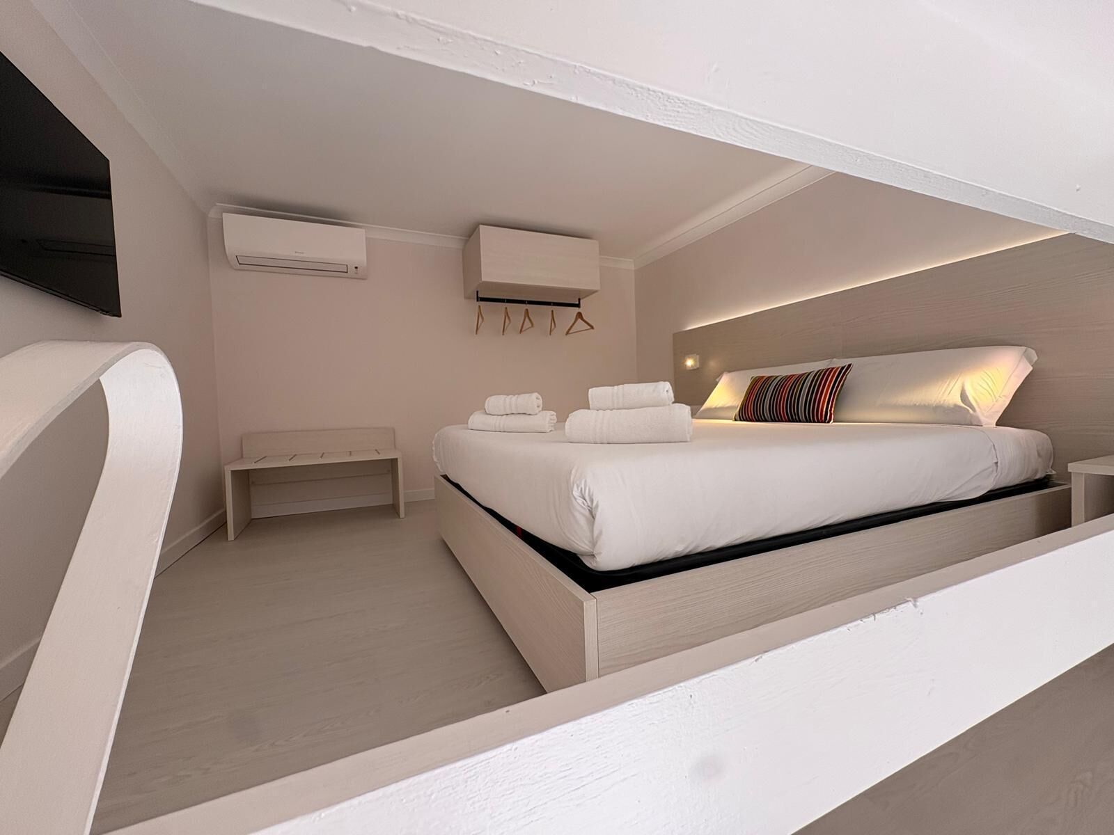 Luxury Studio, 1 Double Bed with Sofa bed, Kitchenette | Minibar, desk, free WiFi, bed sheets