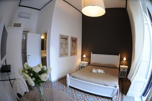 Quarto casal standard | Frigobar, escrivaninha, Wi-Fi de cortesia, roupa de cama