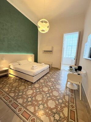 Comfort Studio Suite, 1 Double Bed with Sofa bed, Kitchenette | Minibar, desk, free WiFi, bed sheets