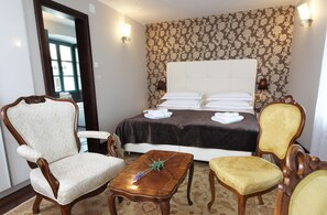 Minibar, coffres-forts dans les chambres, décoration personnalisée