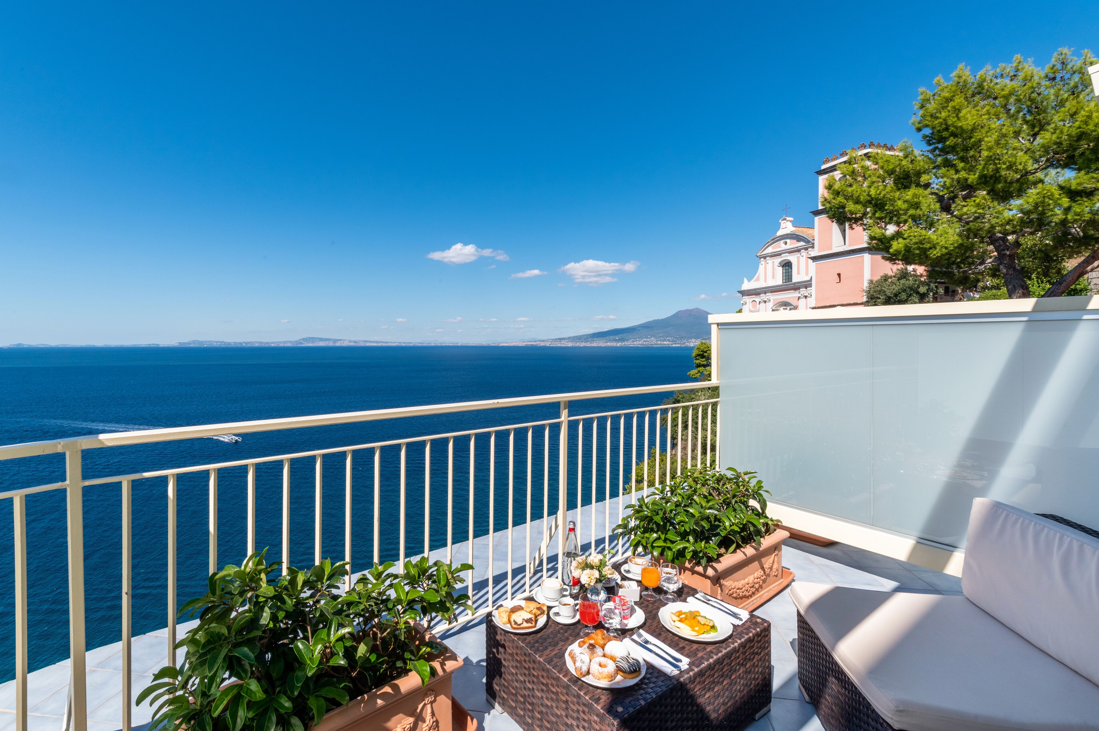 Double Room, 1 Double Bed, Terrace, Sea View | Minibar, in-room safe, desk