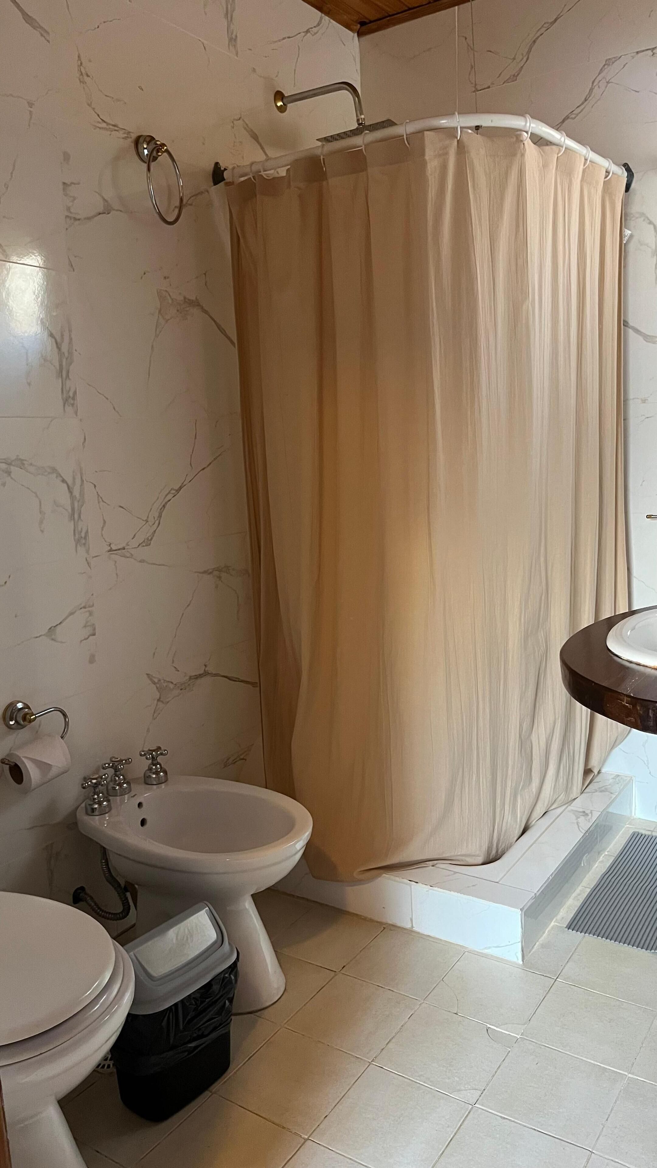 shower, free toiletries, towels