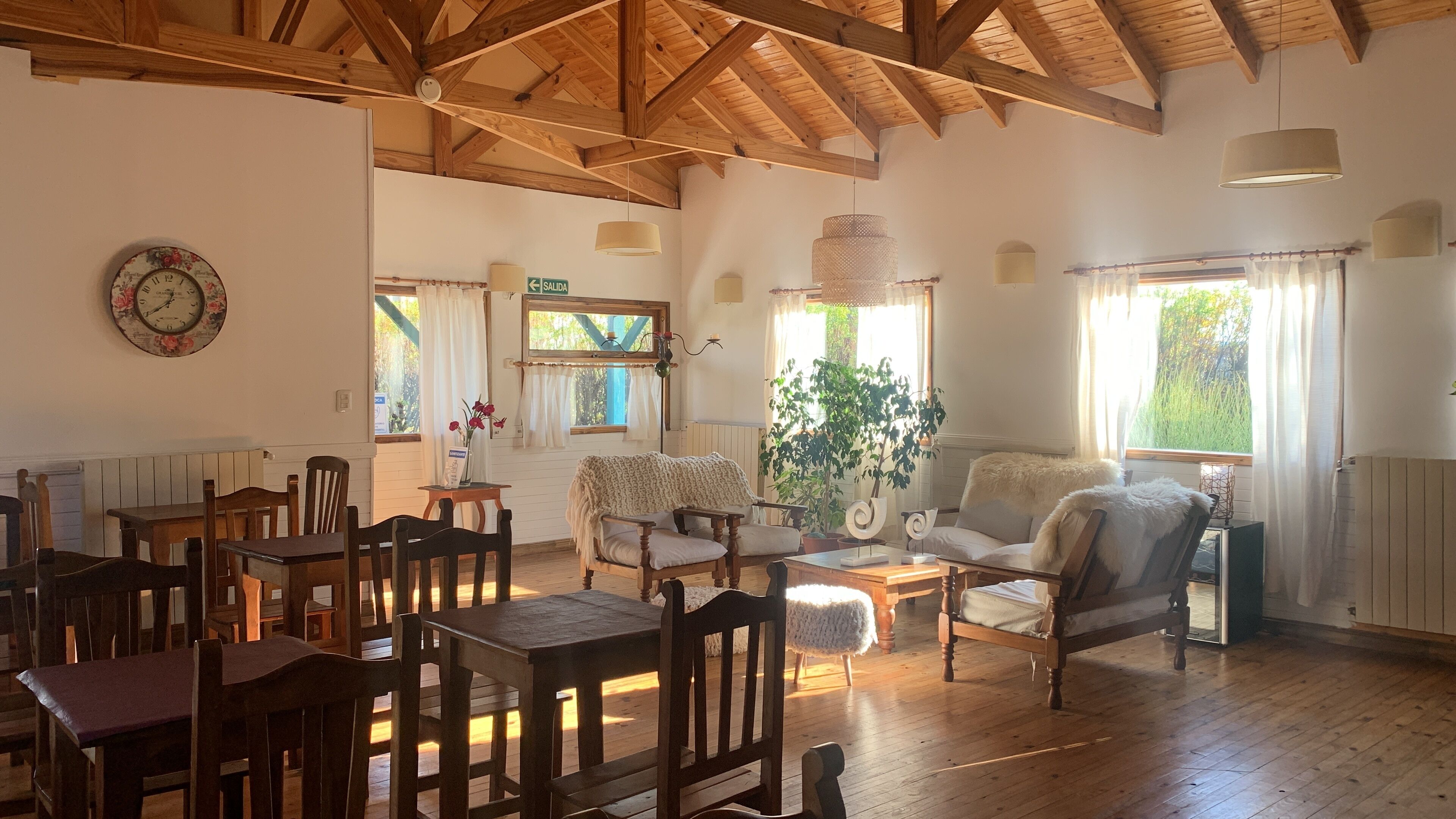 32-inch flat-screen tv with cable channels, tv