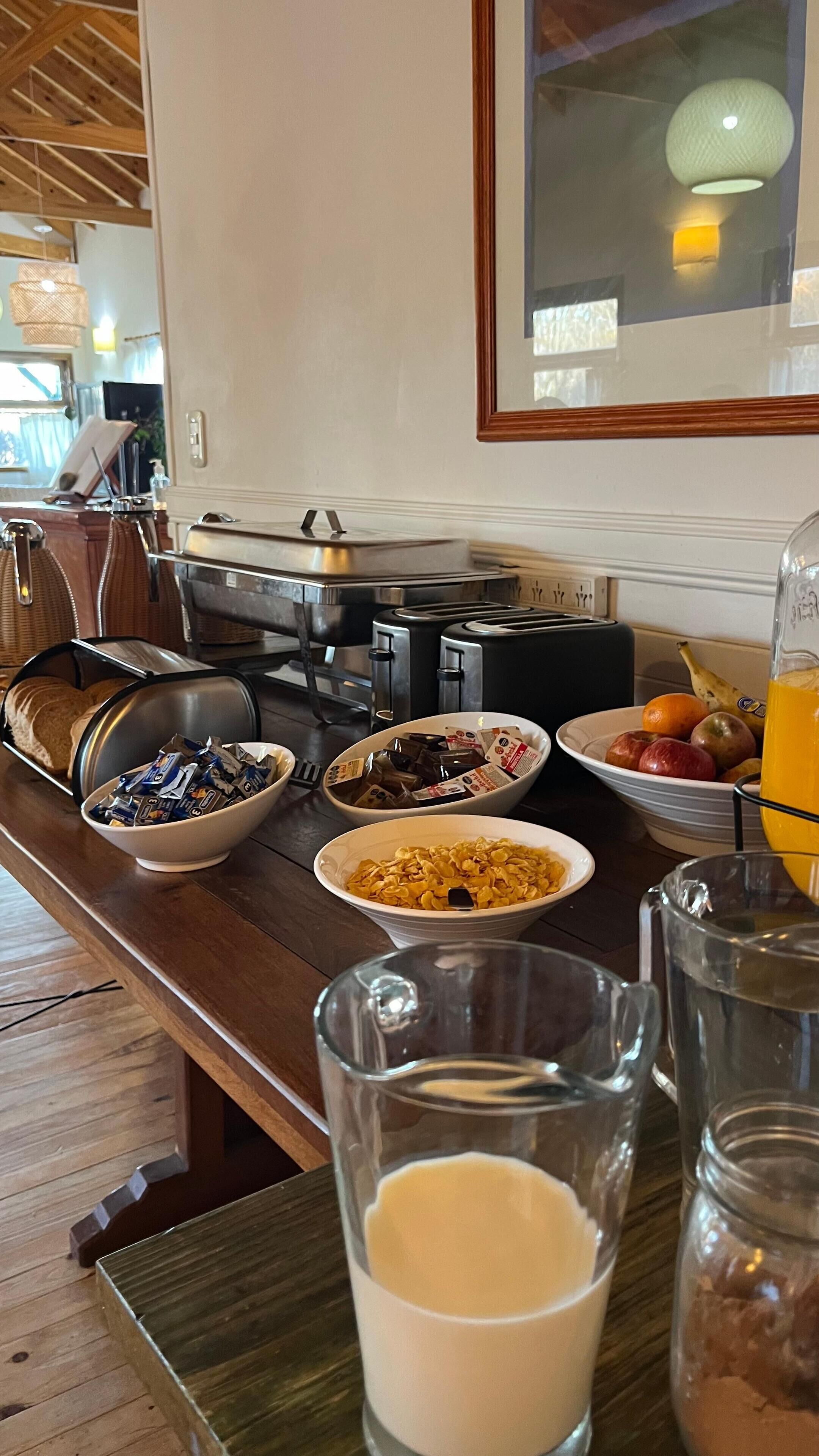 free daily buffet breakfast