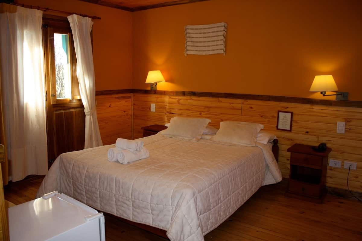 Down comforters, in-room safe, free WiFi, bed sheets