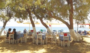 Breakfast meal - Free Sun Rooms and Apartments (Paros)