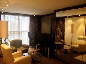 104-cm LED TV with cable channels, TV - Ontur Butik Otel Ankara - Boutique Class (Ankara)