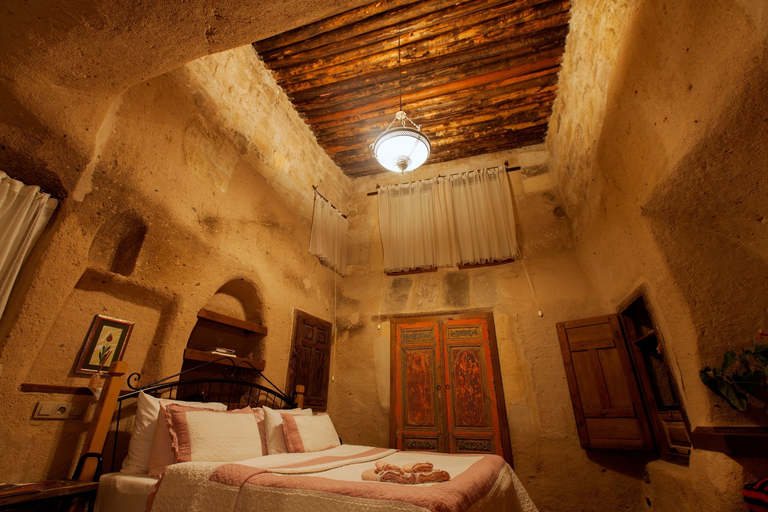 double room | premium bedding, in-room safe, desk, iron/ironing board