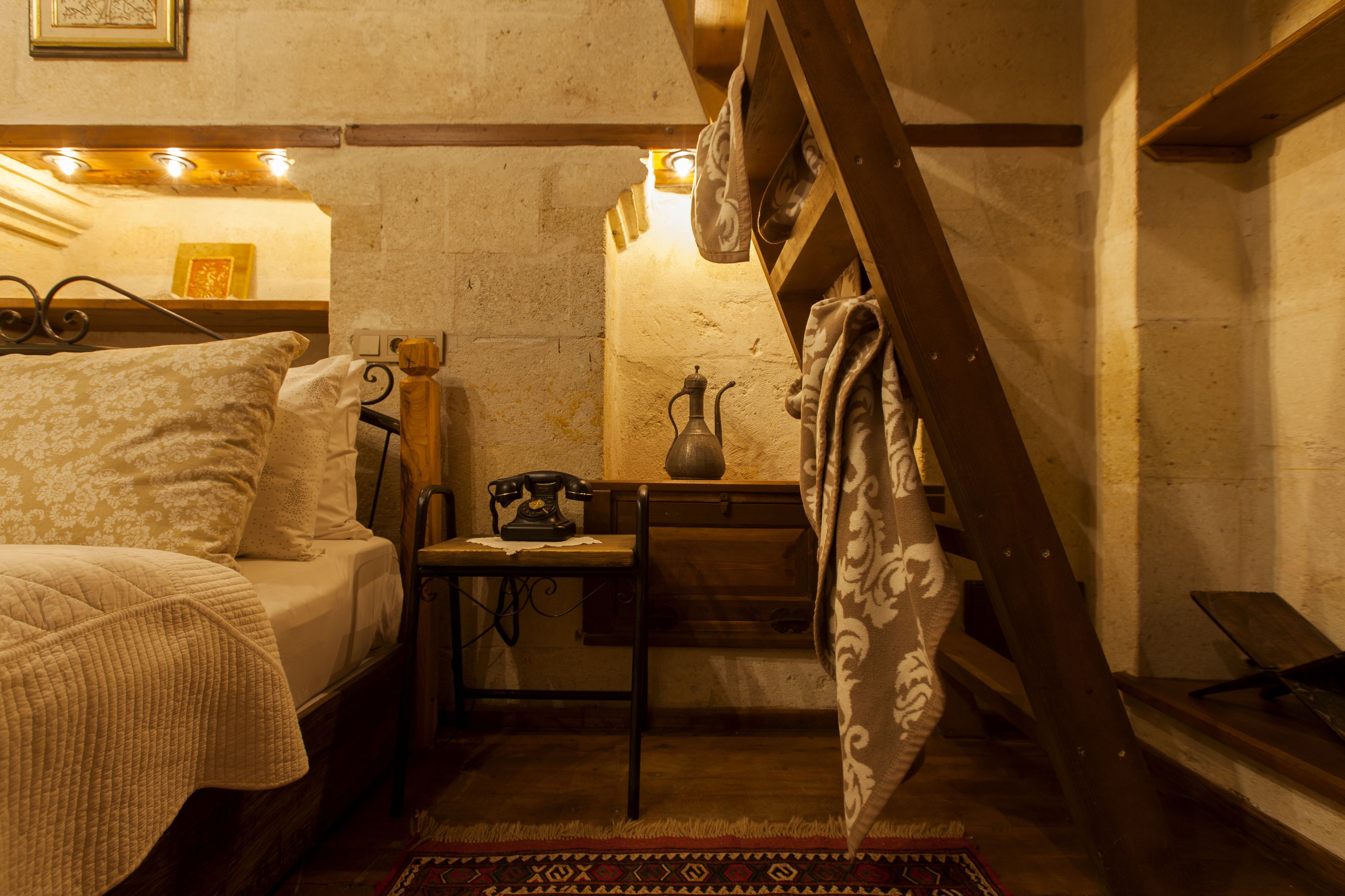 suite | premium bedding, in-room safe, desk, iron/ironing board