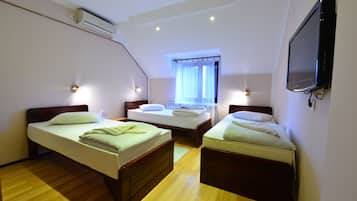 Comfort studio suite | Lakens van Egyptisch katoen, een bureau, verduisterende gordijnen