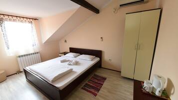 Standardzimmer, 1 Doppelbett | 1 Schlafzimmer, Bettwäsche aus ägyptischer Baumwolle, Schreibtisch