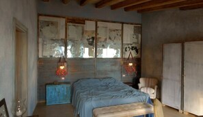 客房內保險箱、隔音、免費無線上網