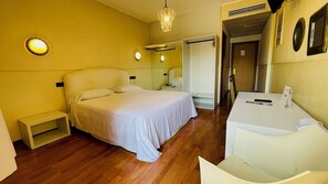 Coffres-forts dans les chambres, bureau, rideaux occultants
