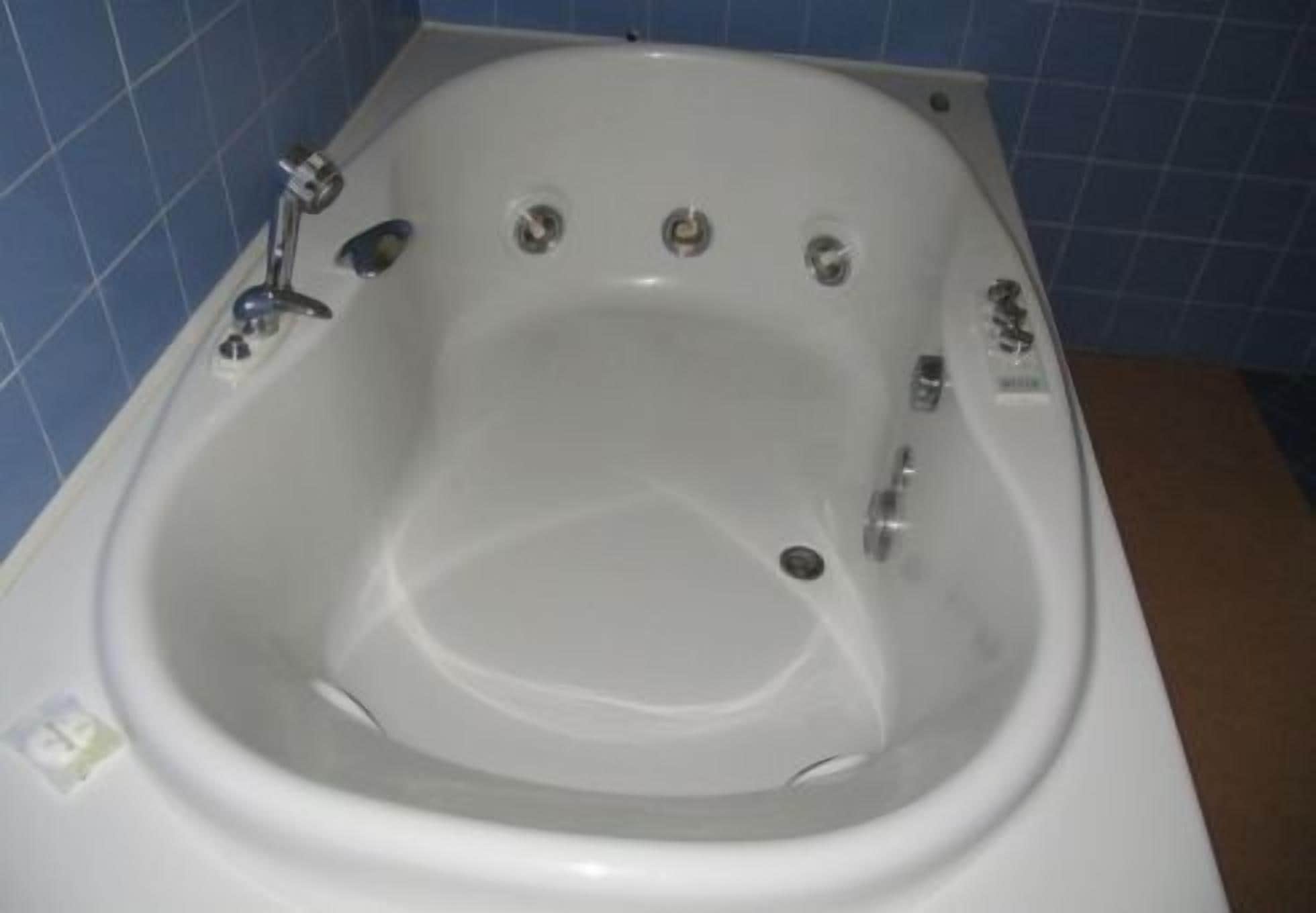 superior double room | jetted bathtub