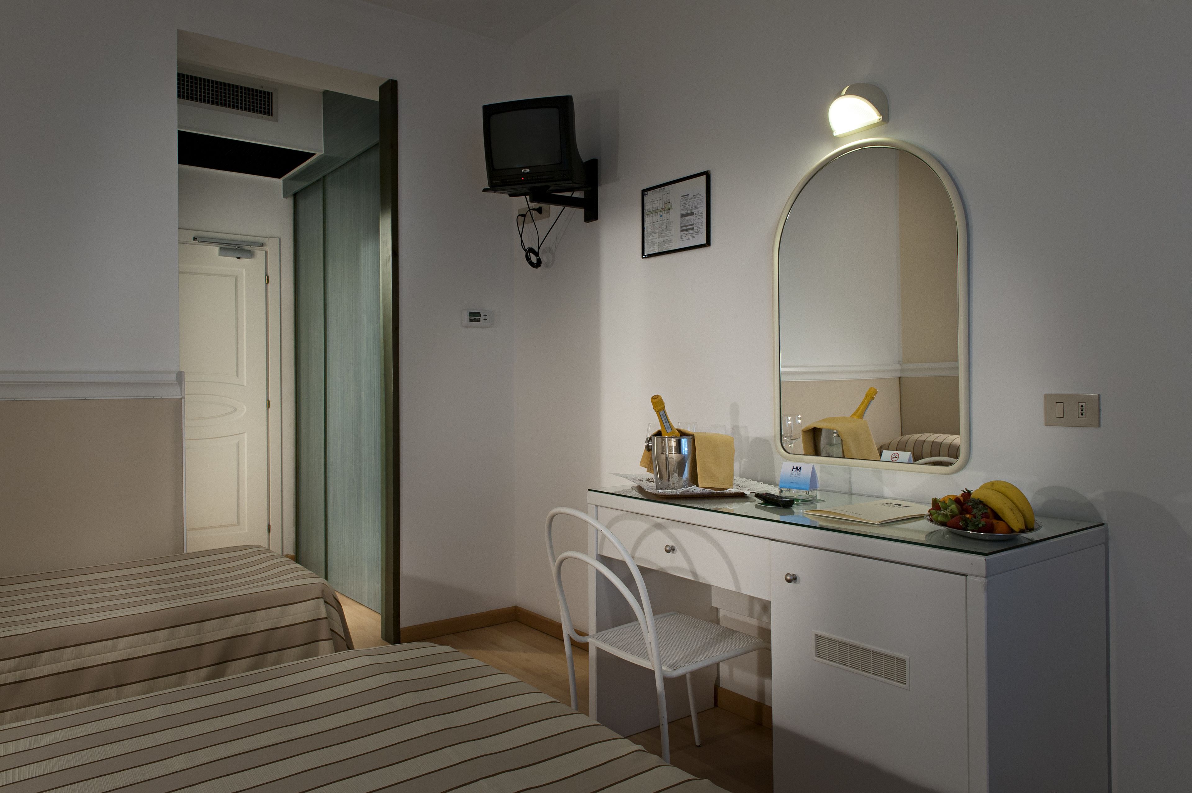 minibar, in-room safe, desk, free wifi