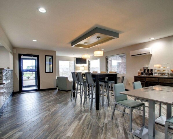 Lobby - Studio 6 Suites – Richland, MS / Jackson (Richland)