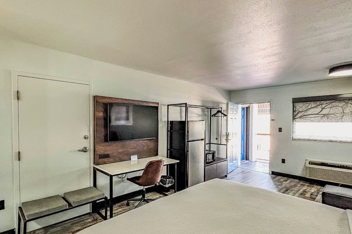 Down duvets, pillow-top beds, desk, laptop workspace