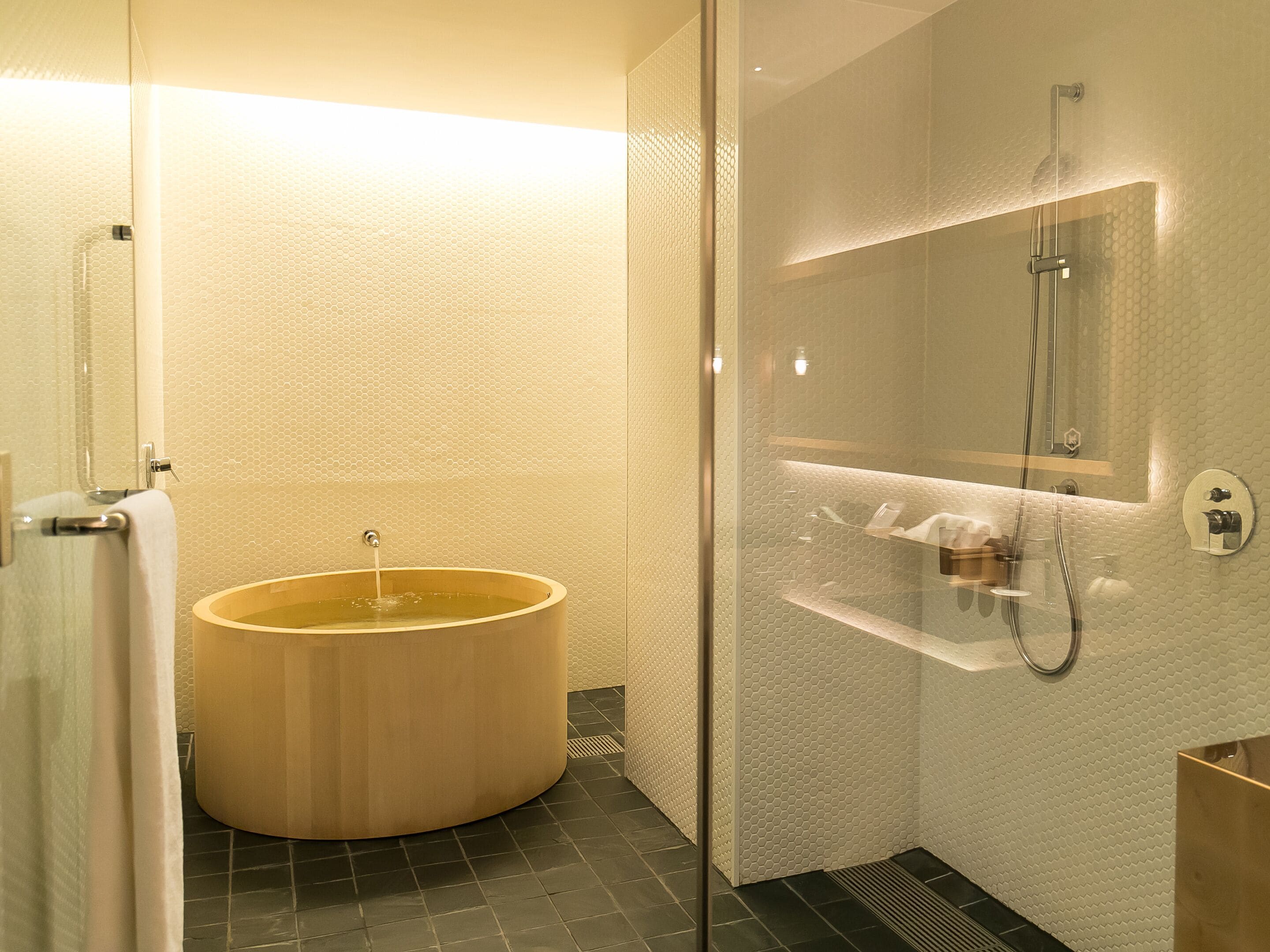 deluxe double room, non smoking, main building | 1 bedroom, premium bedding, down duvets, memory-foam beds