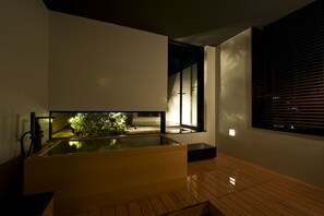Suite, dans les dépendances | Équipements de salle de bain