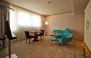 Junior Suite | Living area