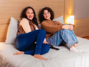 Standard Room, 1 Double Bed | In-room safe, desk, soundproofing, iron/ironing board