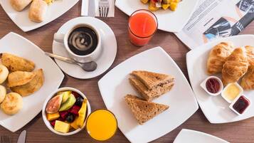 Morgenmadsbuffet hver dag (30 PEN pr. person)