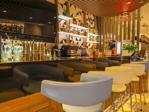 Bar (en el alojamiento)